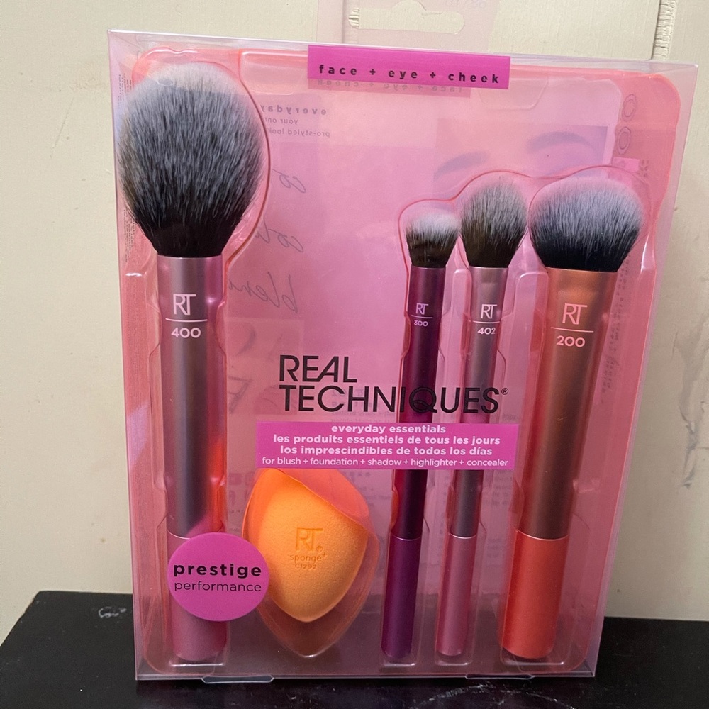 Real Techniques Everyday Essentials Set
